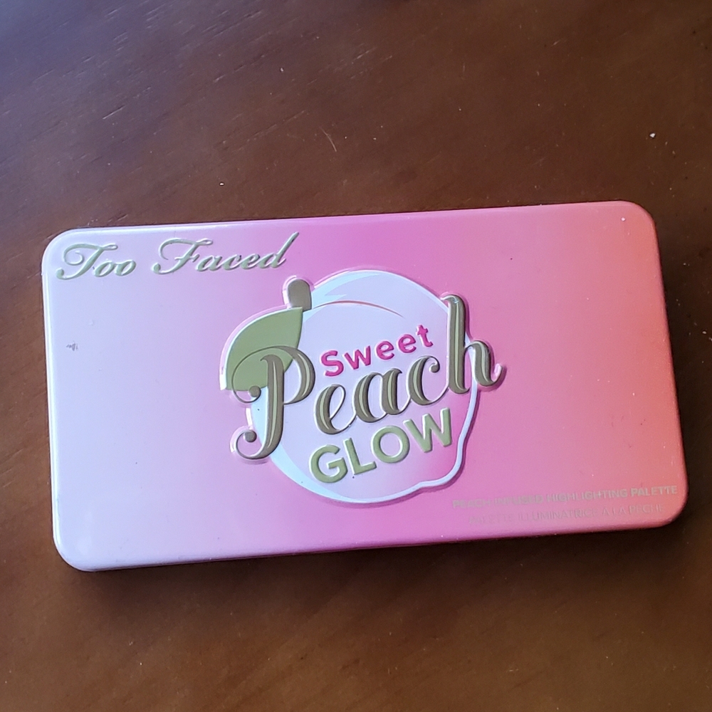 Too Faced Sweet Peach GLOW Palette